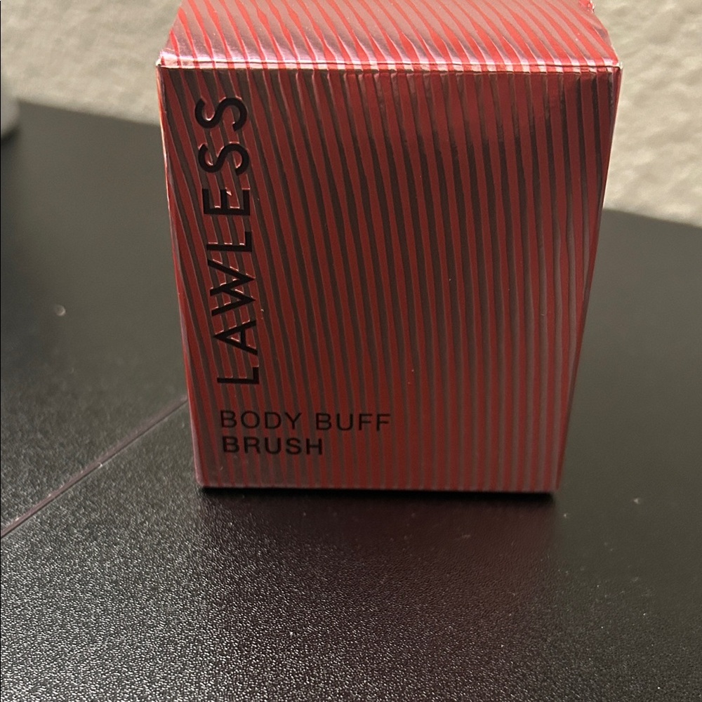 LAWLESS Body Buff Brush in Red Striped Packaging